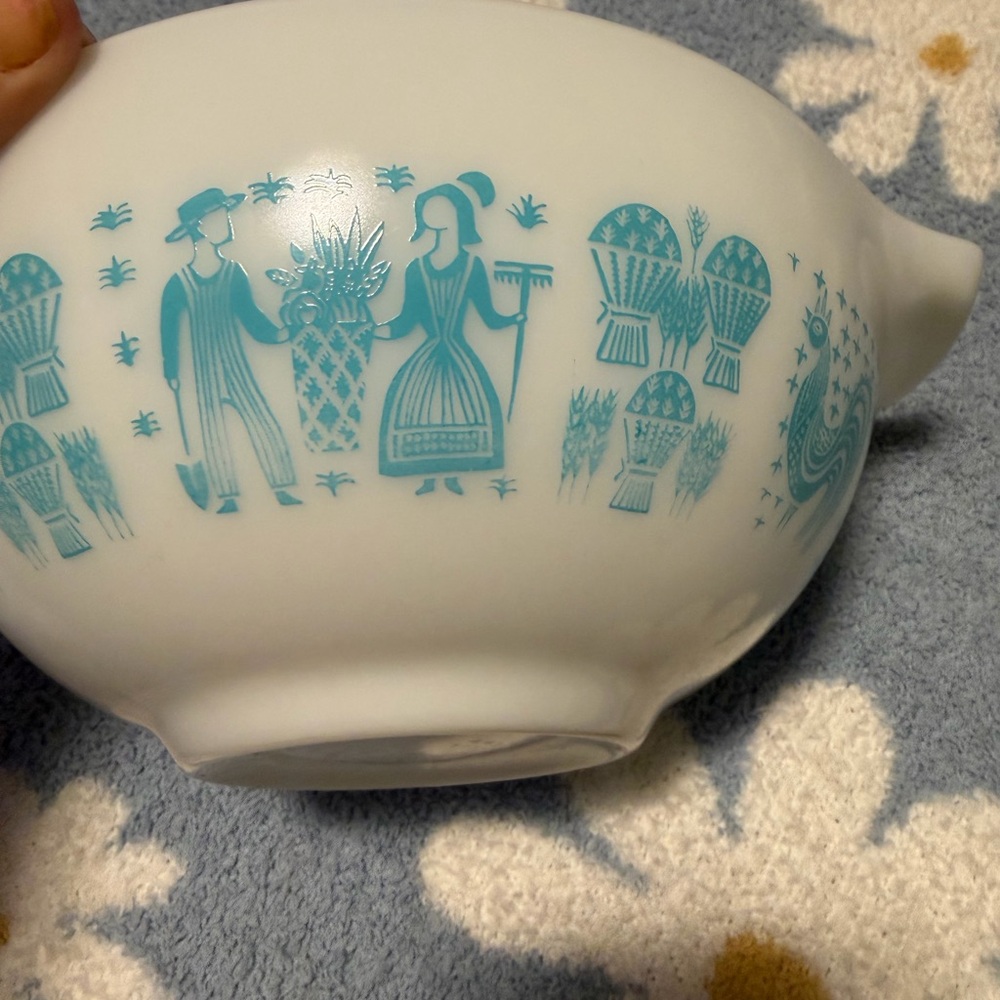 Vintage Pyrex Amish Butterprint Cinderella Blue and White Mixing Bowls Set of 3 - Picture 3 of 8